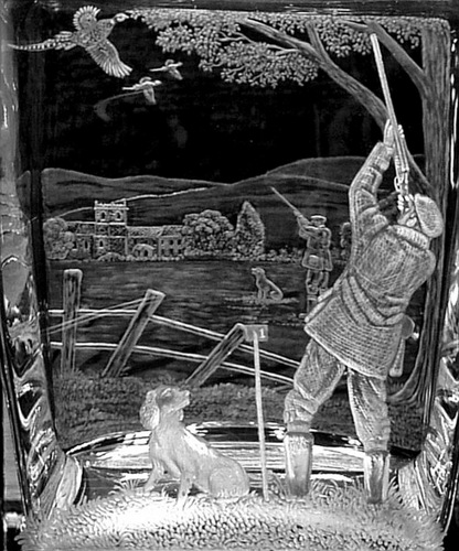 Crystal Glass Decanter with 3D Working Gun-dog Scene Close Up