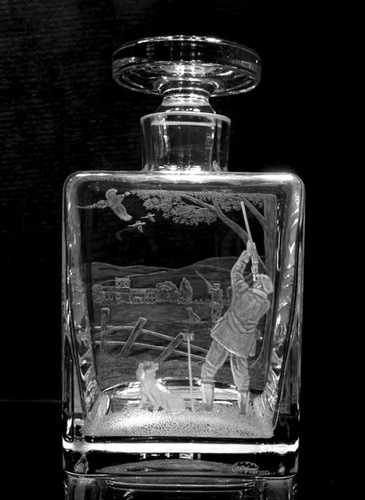 Crystal Glass Decanter with 3D Working Gun-dog Scene