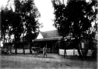 Photograph: Courtesy of Boyce Balloonagraph Expedition. The Norfolk Hotel, Nairobi